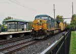 CSX 819 leads M421